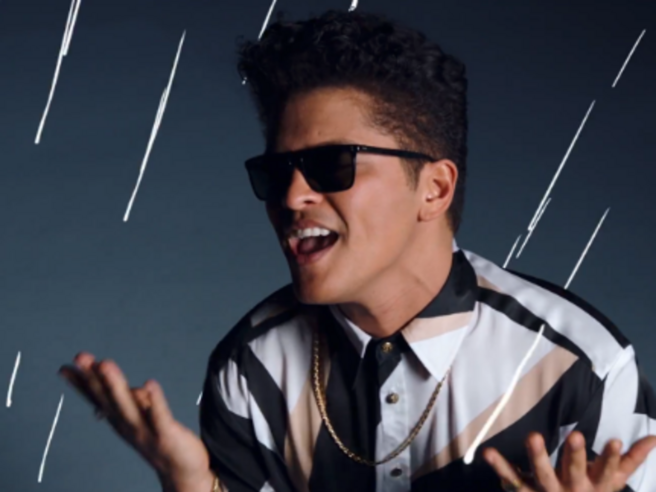 Бруно Марс лично снялся в клипе
