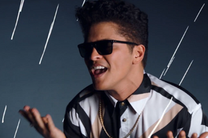 Бруно Марс особисто знявся в кліпі