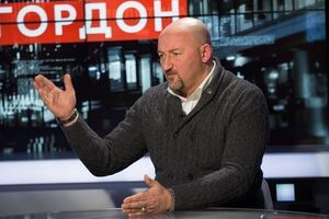 Мочанов: Демонизируйте тех, кто реально был у власти. Маленький Витя был сыном своего отца, которого отец затащил в парламент