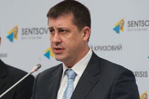 Протас подозревался в организации преступной схемы по вымогательству у подчиненных денежных средств и их хищении