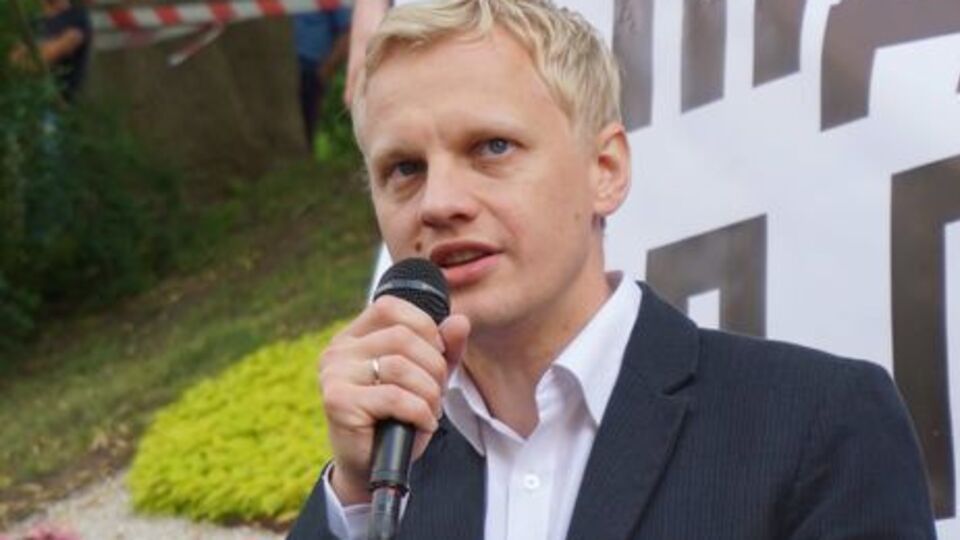 Шабунин: Порошенко мало двухдневного позора на весь мир, наверное, хочет еще продолжения