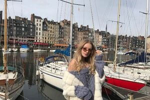 Дочь Пескова заявила, что в Париже успевает больше, чем в Москве