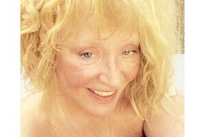 Пугачева: Первое воскресенье весны! Весну разрешаем! Ура!