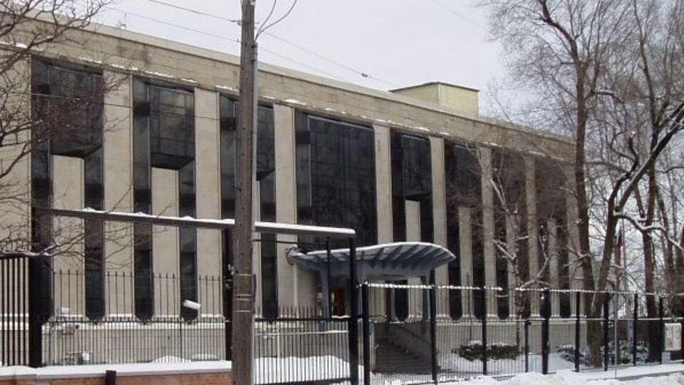 Посольство Росії у Канаді вважає "контрпродуктивним" продовження військової допомоги Україні