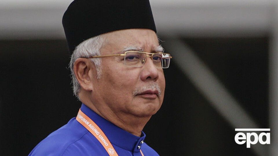 Наджиб Разак доручив поліції запобігти виїзду за межі всіх громадян Північної Кореї, "поки не буде впевненості в безпеці громадян Малайзії в КНДР"