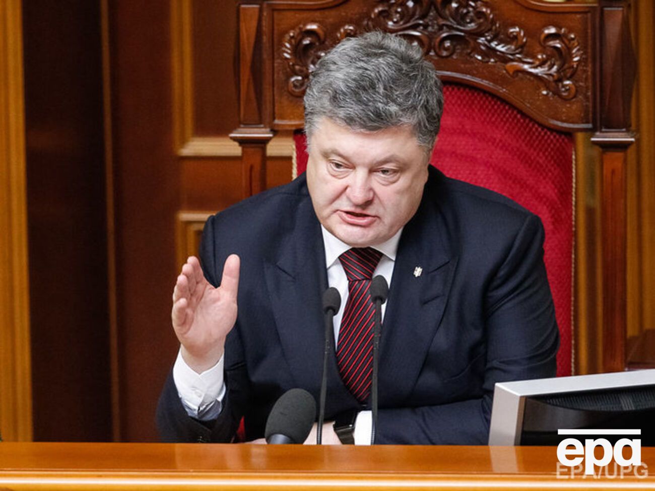 Порошенко ожидает, что РФ прекратит поставлять оружие на оккупированные территории
