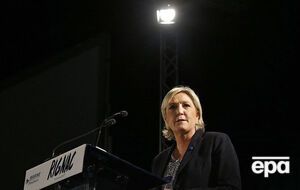 Партия Марин Ле Пен "Национальный фронт" выступает за выход Франции из ЕС и налаживание отношений с Россией