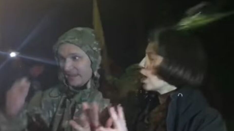 6 березня між Чорновол та учасниками блокади стався конфлікт, під час якого її закидали яйцями і кілька разів ударили