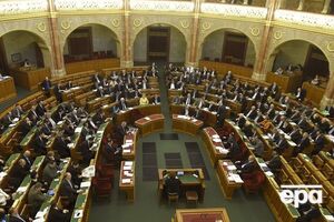 Парламент Угорщини заборонив вільне переміщення мігрантів територією країни