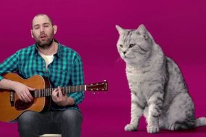 Слепаков спел о чрезмерной любви к коту