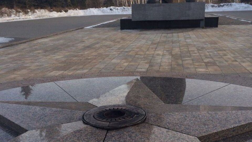 Губернатор Омської області доручив з'ясувати, чому Вічний вогонь згас
