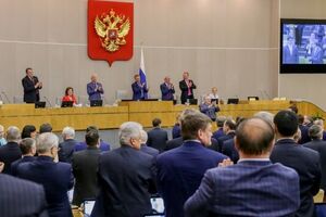 Госдума РФ без обсуждения отклонила инициативу о запрете президенту самостоятельно вводить санкции