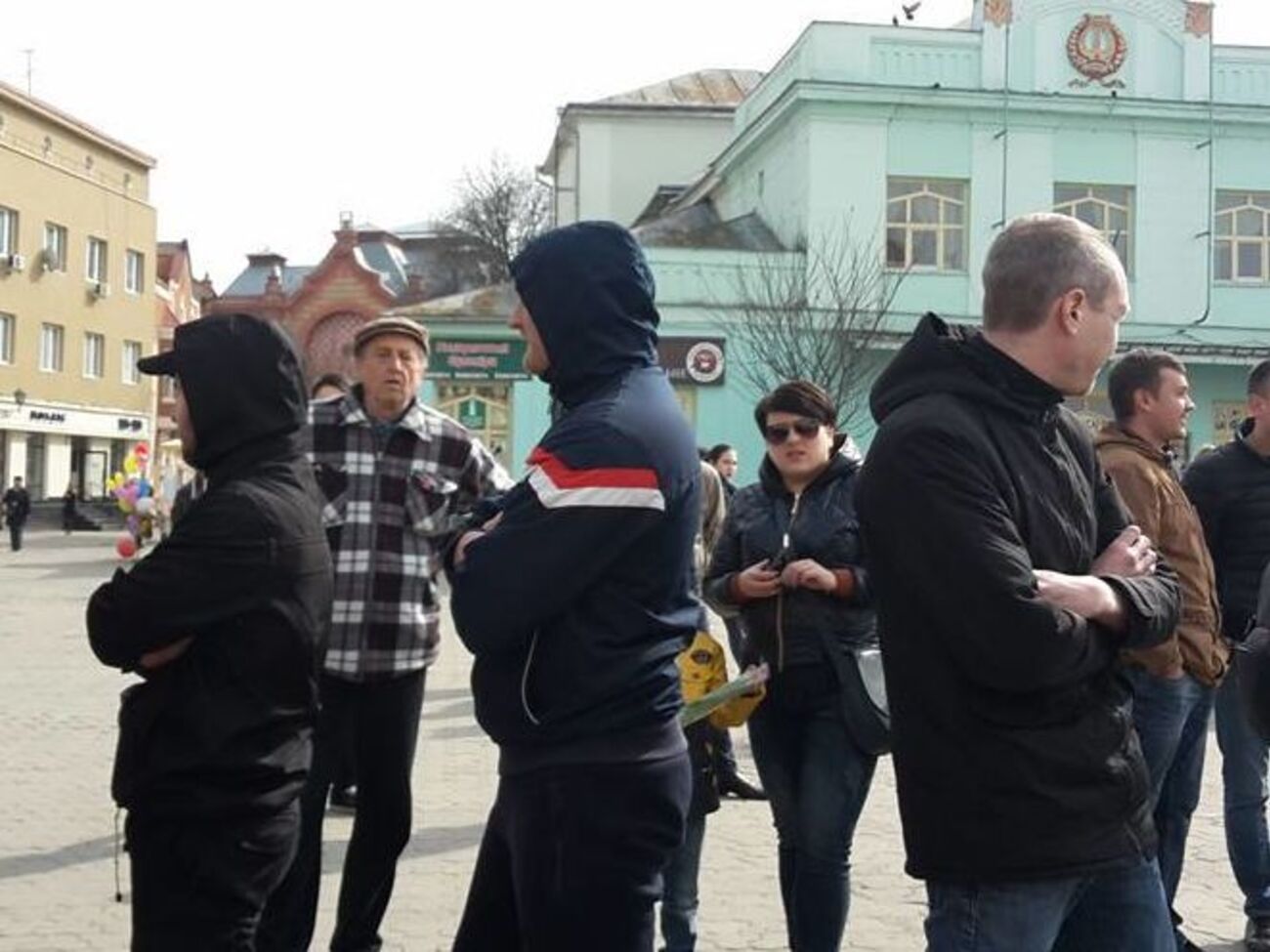 Учасниця акції повідомила, що "особливо відзначилася "Карпатська Січ" й особисто Тарас Деяк"