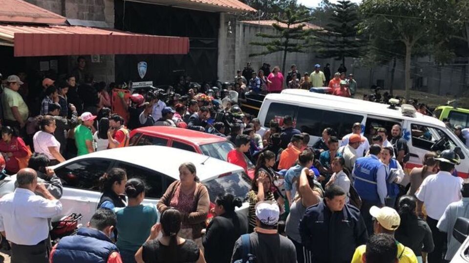 Девять человек находятся в критическом состоянии после пожара в интернате