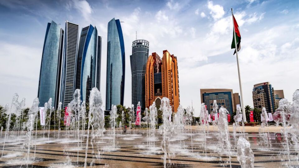 В ОАЭ запрещен секс вне брака