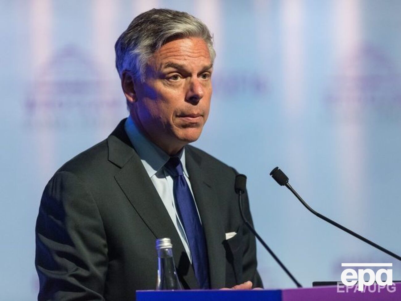 Хантсман намерен принять предложение и сейчас занимается сбором необходимых документов, отмечает издание