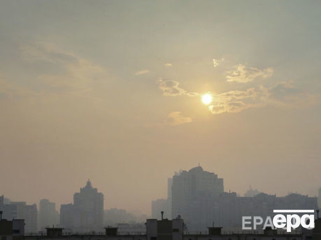 Туман в Киеве&nbsp;&ndash; метеорологическое явление, уверяют спасатели