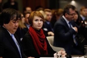 Зеркаль закликала всіх прочитати промову, з якою виступив учора під час слухань професор міжнародного права з Єльського університету Гарольд Гонджу Ко