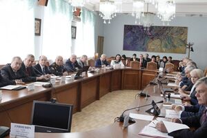 Міносвіти: Вимога про знання лише англійської мови суперечила "правовому акту вищої юридичної сили"