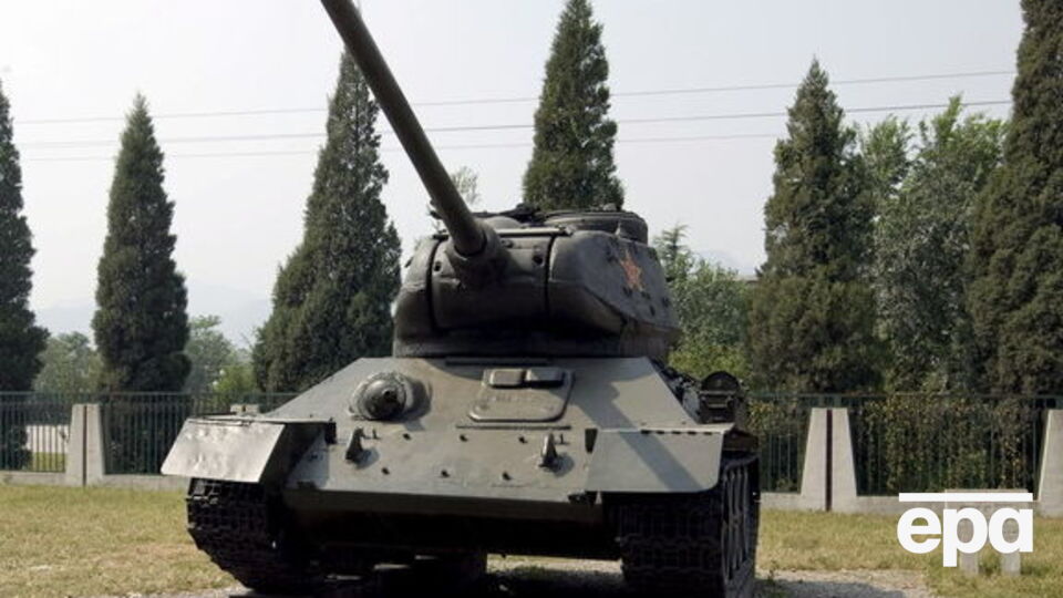 В коллекции британца 150 танков