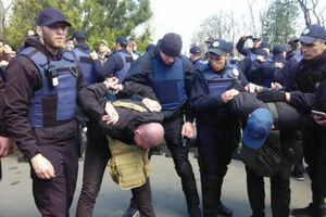 Задержанные в Одессе доставлены в отделения полиции
