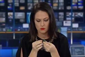 Девушка заявила СМИ, что ее отстранили от эфира