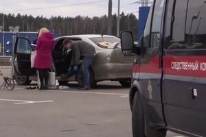 За даними ЗМІ, конфлікт стався між легальними та нелегальними перевізниками