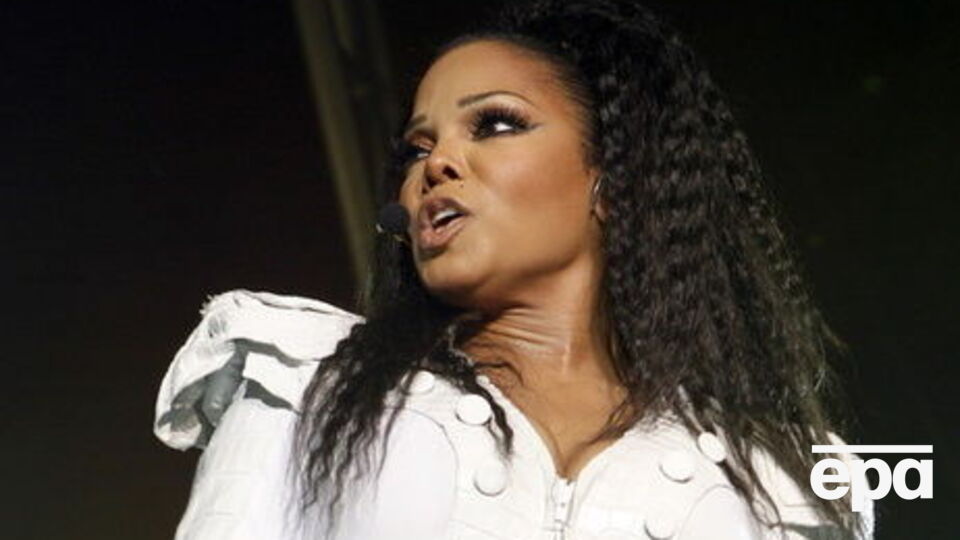 Муж подавляет Джанет Джексон – СМИ