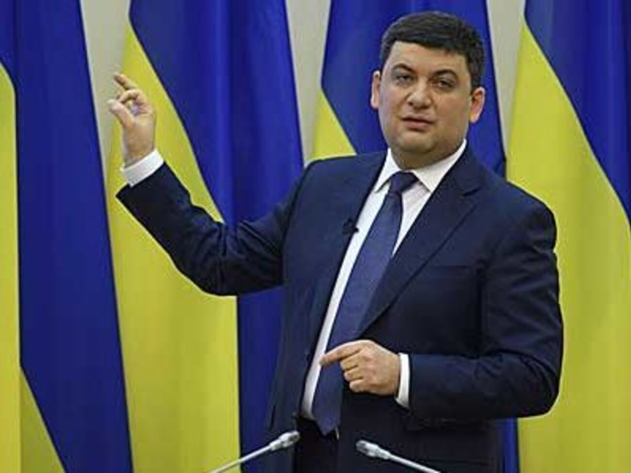 Гройсман: Доведеться передати Тимошенко замість грошей: якщо вона підписала, нехай вона й несе відповідальність