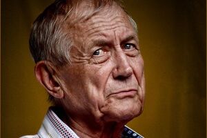 Поэт скончался 1 апреля в США