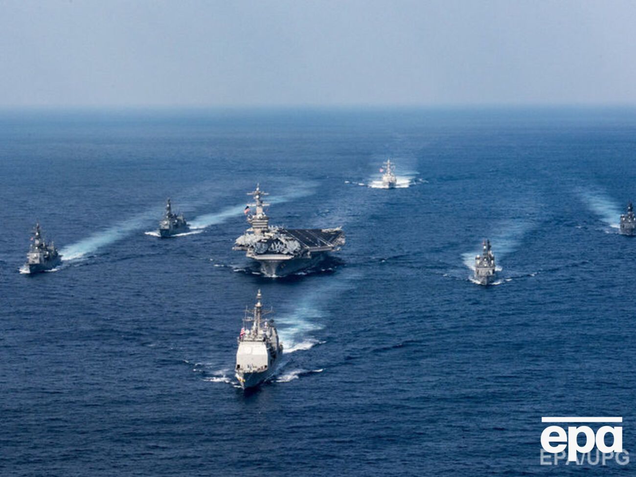 Мэттис заявил, что авианосец в настоящее время идет в данном направлении, так как руководство Пентагона сочло это целесообразным