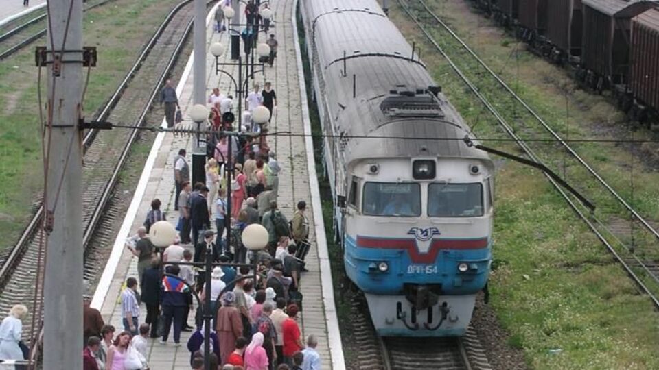 Працівники поліції з'ясовують усі обставини блокування руху поїздів