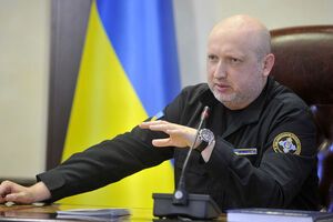 Турчинов не встаючи з крісла командував навчаннями