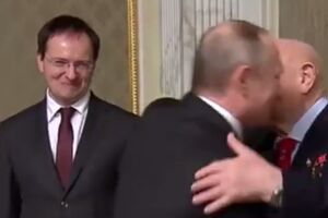 Мединський після рукостискання Путіна