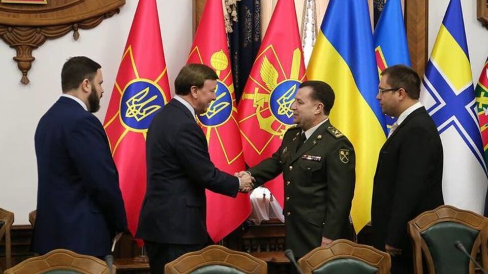 Полторак подблагодарил США "за последовательную поддержку"