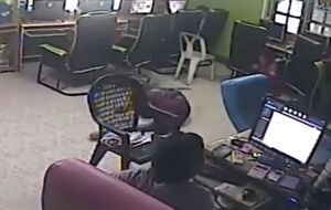 Напавшая на мужчину змея не была ядовитой