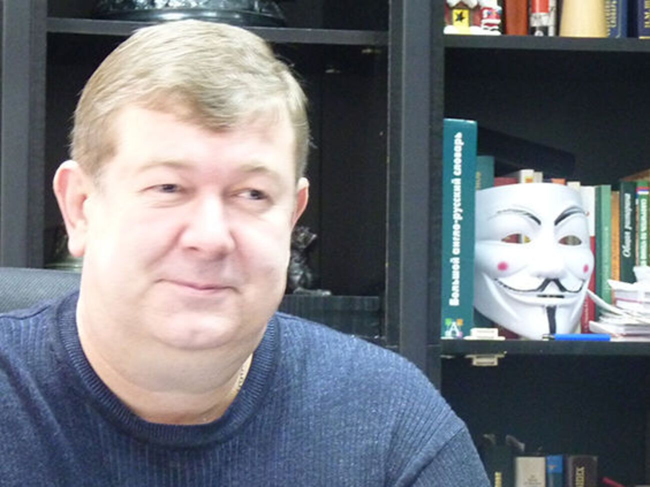 Мальцева на носилках погрузили в самолет