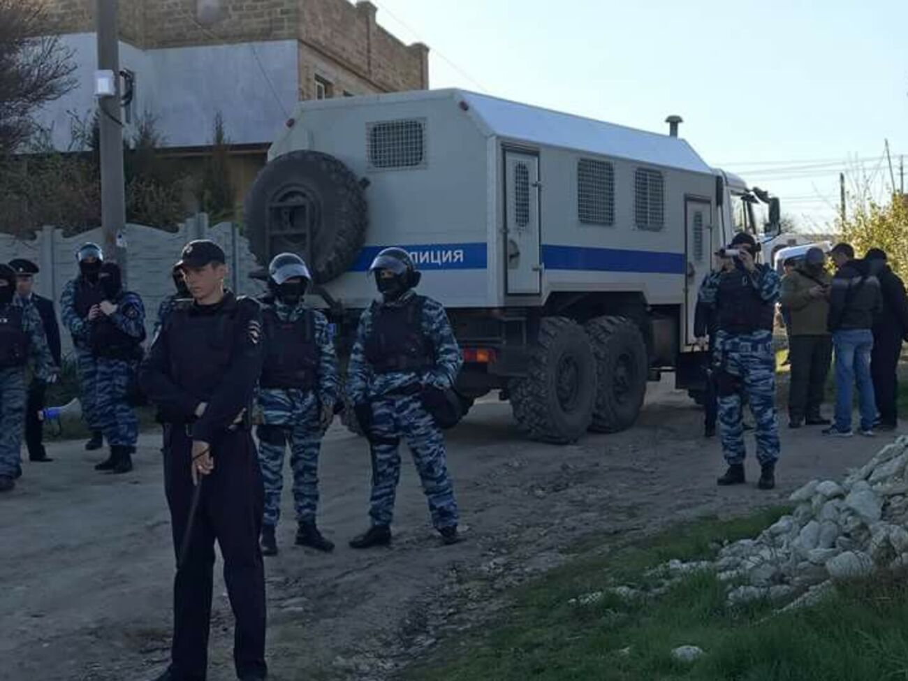 Обшуки у Криму відбуваються у присутності ОМОНу та Росгвардії