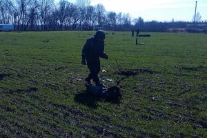 У ДСНС повідомили, що розмінування території навколо складу перебуває на завершальному етапі