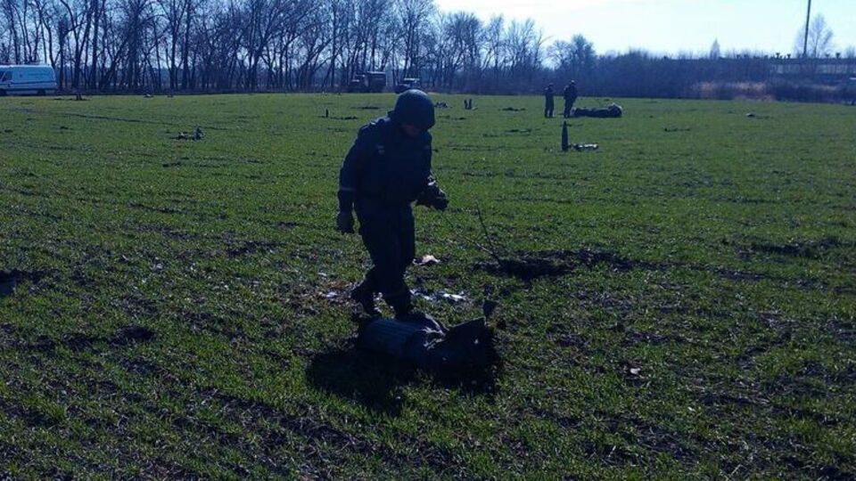 В ГСЧС сообщили, что разминирование территории вокруг склада находится на завершающем этапе
