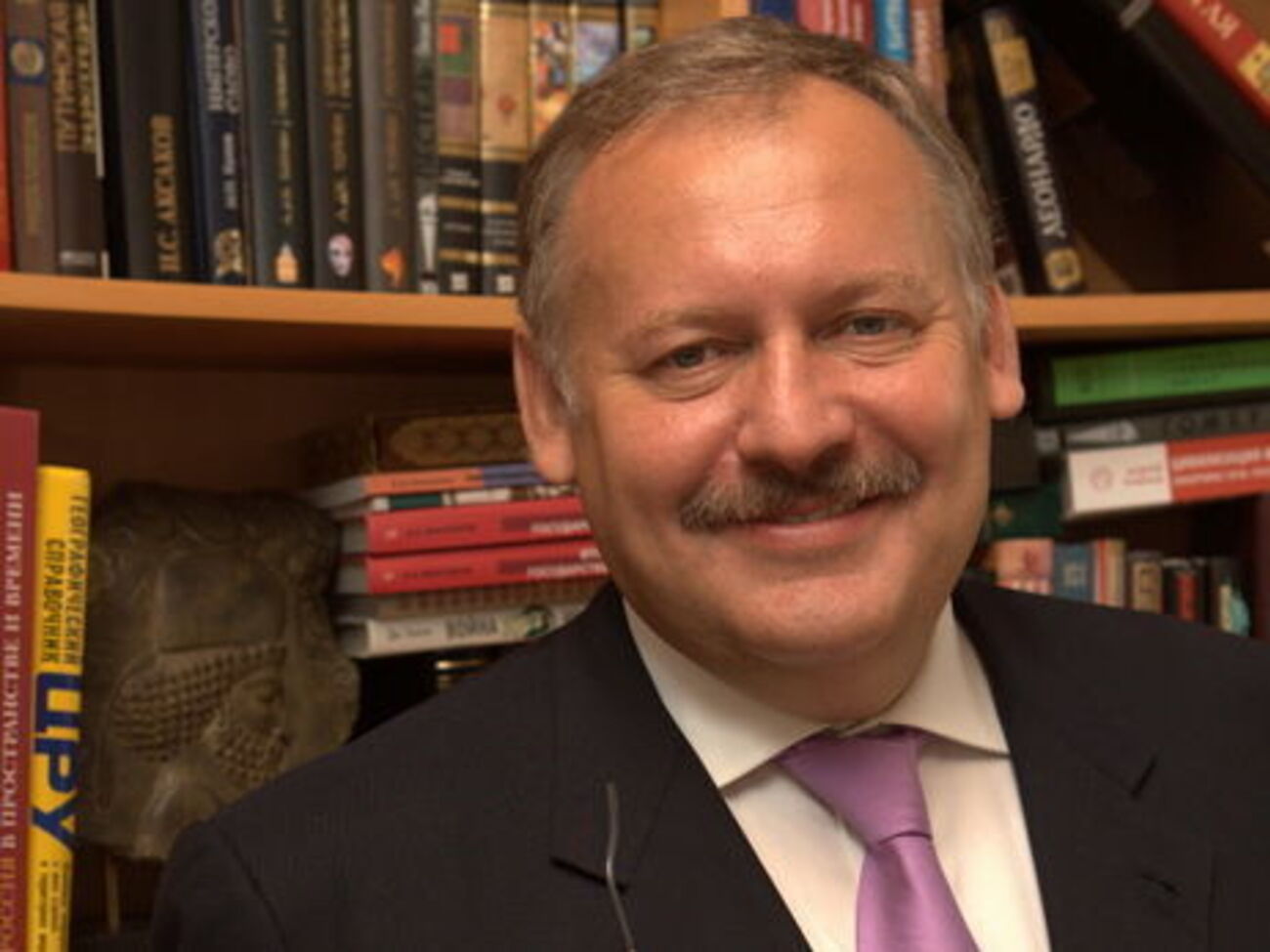 Затулін пропонує зняти обмеження на політичний притулок для громадян країн "із розвиненими демократичними інститутами"