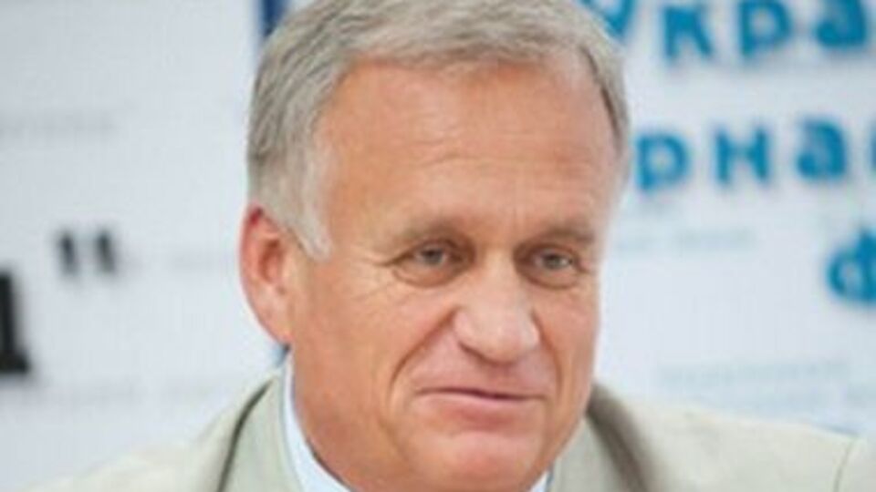 Сухой два года назад выехал в РФ