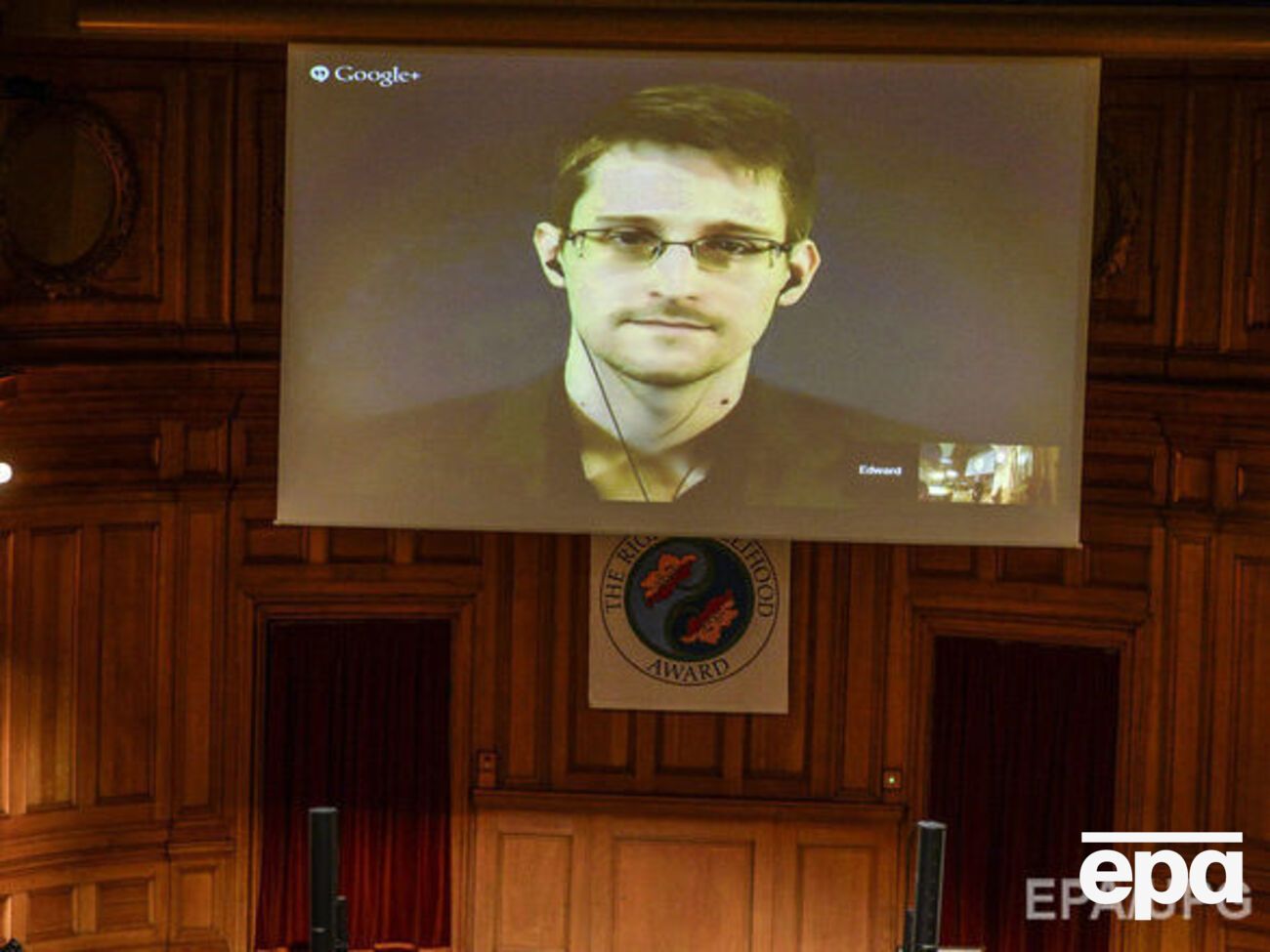 Сноуден прокомментировал бомбовый удар США по позициям ИГИЛ в Афганистане