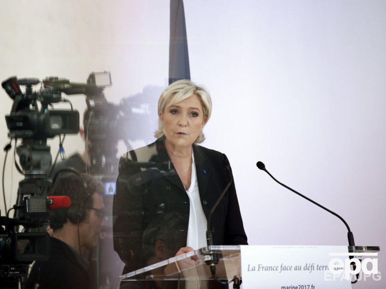 Слідство просить зняти недоторканність депутата Європарламенту з Ле Пен