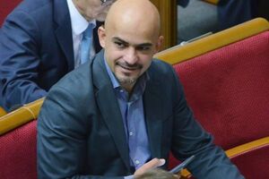 Найем: Эти люди первыми выйдут с цветами встречать вражеские танки