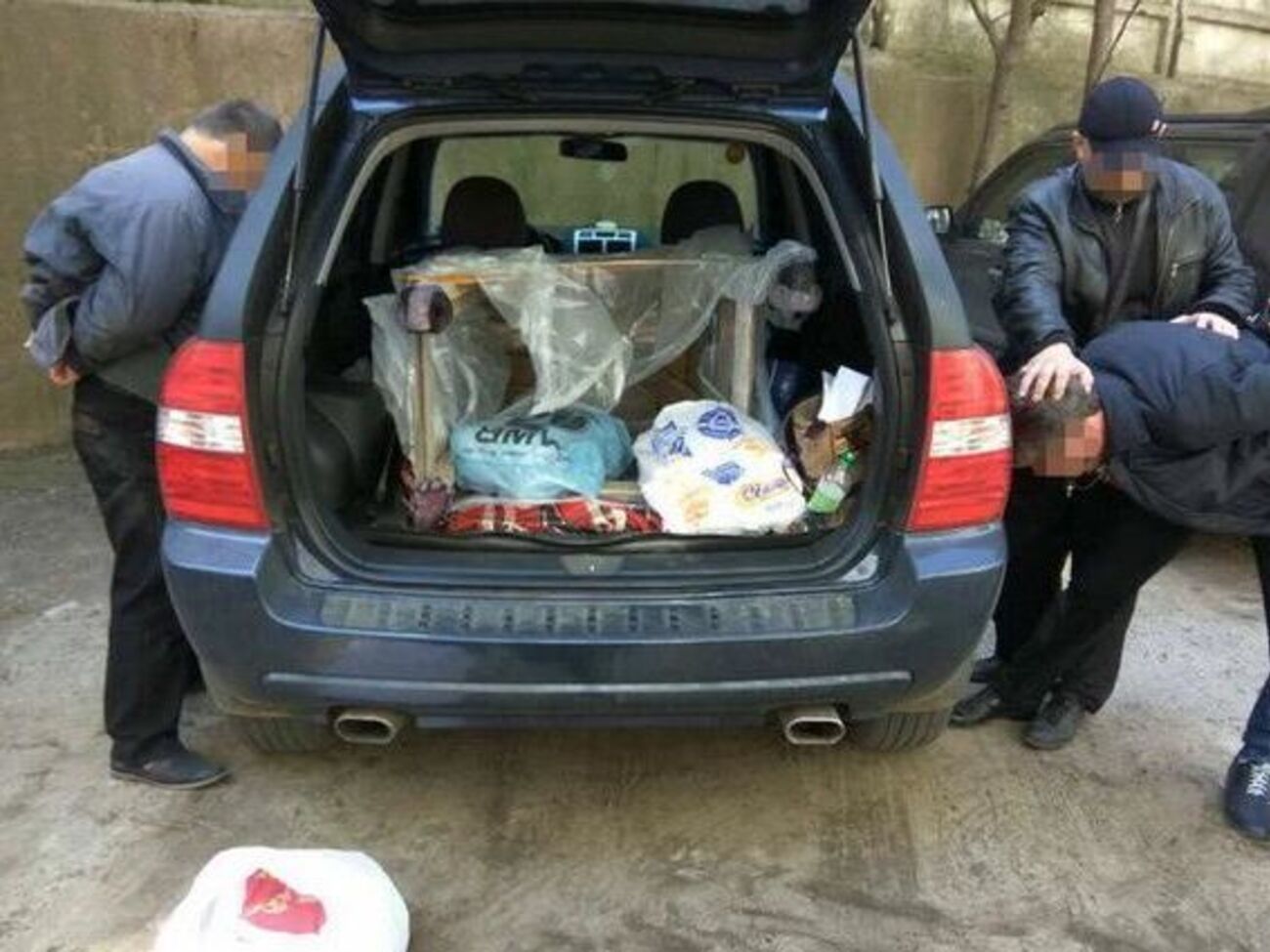 У фігурантів справи вилучили значну кількість обладнання і креслення