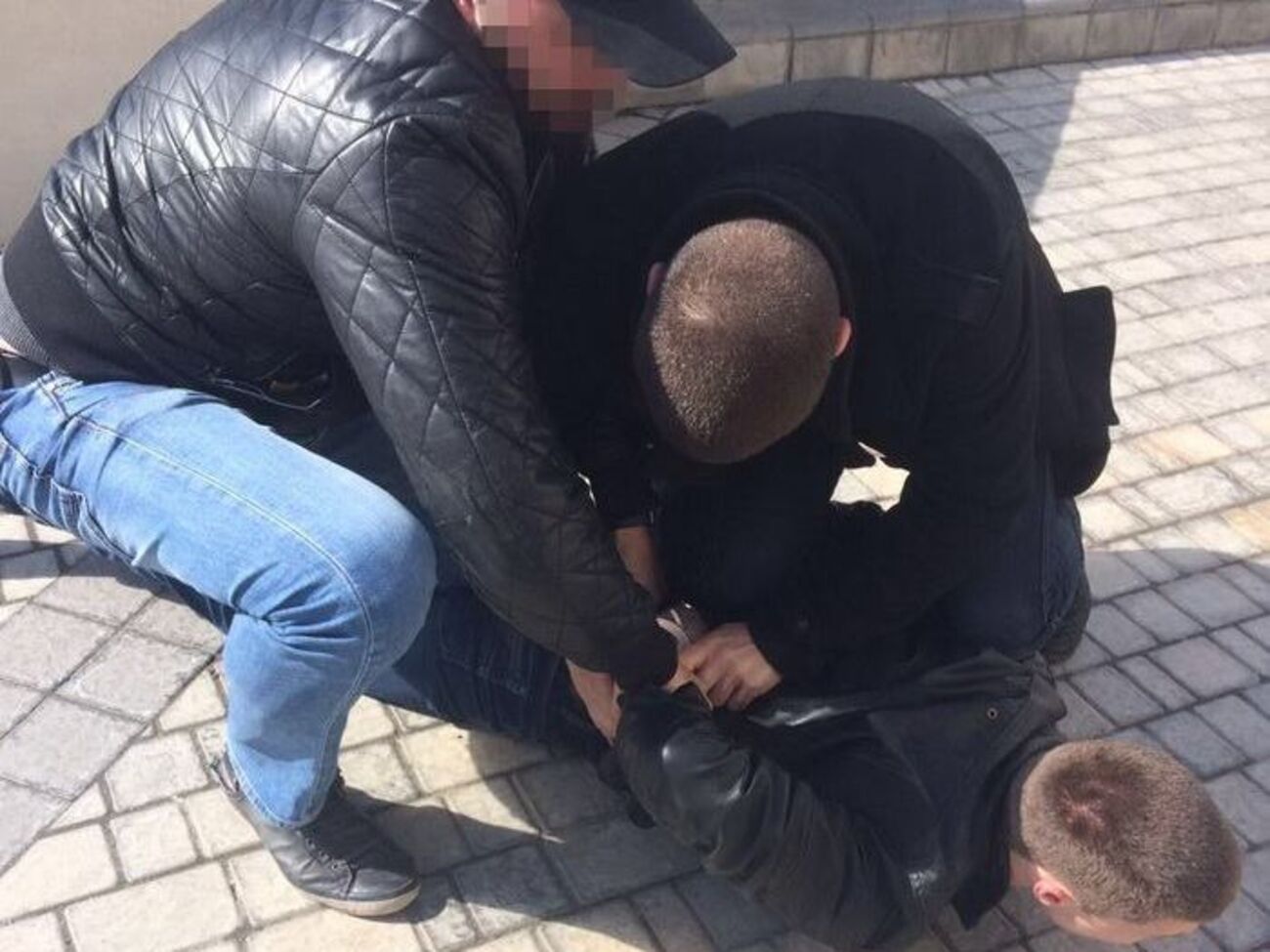 Поліцейський попався на хабарі в розмірі 10 тис. грн