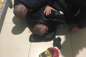 Чоловік виявився колишнім співробітником Міністерства внутрішніх справ України