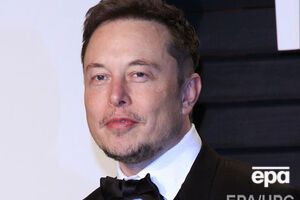 Маск анонсував появу першої вантажівки з електродвигуном