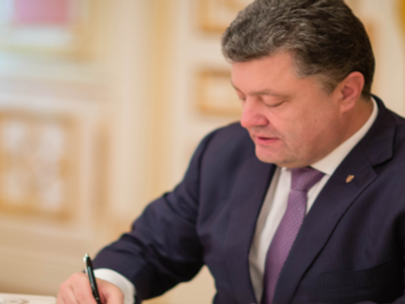 Указом Порошенка структура апарату РНБО поповнилася низкою служб